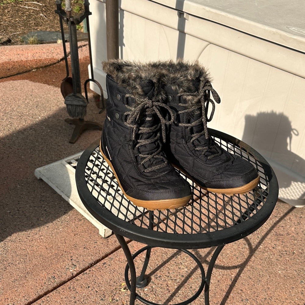 Columbia Black and Brown Fur-Lined Waterproof Boots